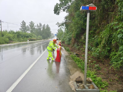 黄州区交通公路部门全力应对强降雨 保障端午期间公路安全畅通