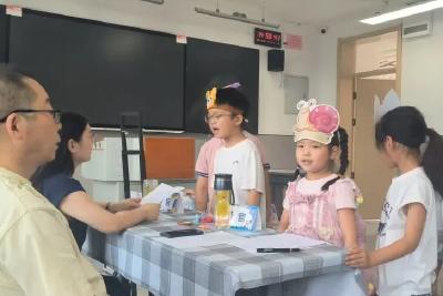 童心伴“双减”，乐考无“纸”境——黄冈市实验小学新校区一二年级开展趣味游园活动