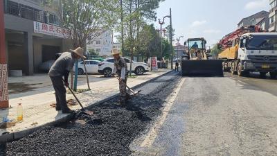 道路硬化“焕”新颜    便民出行暖人心