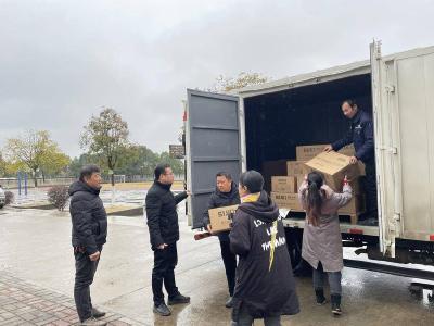 超赞！回归企业捐赠助学，情暖莘莘学子！