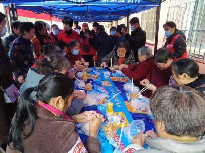 包饺子迎冬至   邻里相聚暖人心