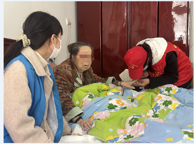 文昌阁社区开展“幸福来敲门”活动 让独居老人“空巢”不“空心”