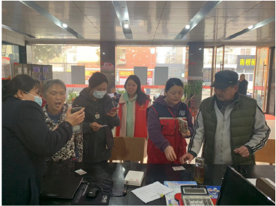 南桥社区：养老认证、公交卡办理多形式 便民服务更贴心