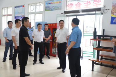 区领导深入毛陈镇开展“七一”走访慰问暨校园食堂安全调研