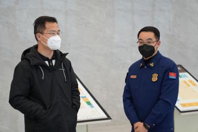 区领导检查“两会”筹备工作