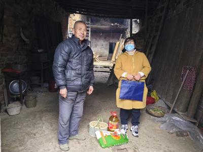 大幕乡：情暖计生困难户
