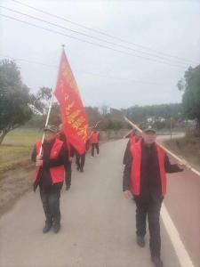 退役老兵践初心 伸出援手暖兵心