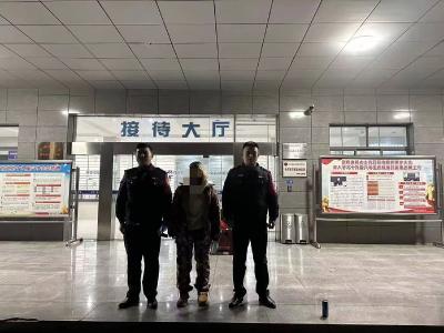 以婴儿为“伞”逃避打击  女子疯狂作案终被抓