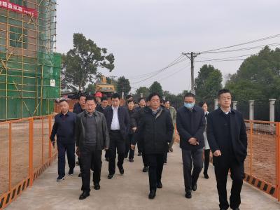 顾兴旺 李军平在调研区中医医院医养中心项目时强调  要坚定信心 打造“医、养、康、护”四位一体的示范项目  