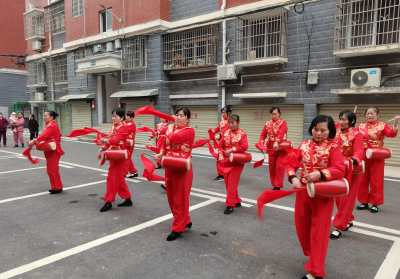 双龙社区举办“玉兔闹新春 灯谜迎元宵”活动