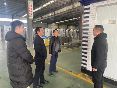 向阳湖镇：暖春走访显关怀 助推企业“开门红”