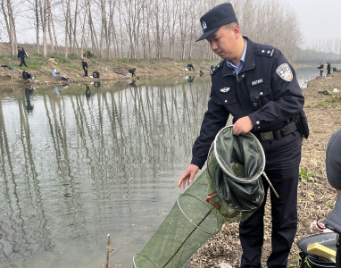 幸福家园共同缔造！咸安民警劝离违法垂钓者200余人