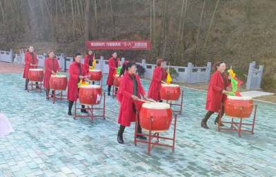 汀泗桥镇：舞动新时代，巾帼展风采