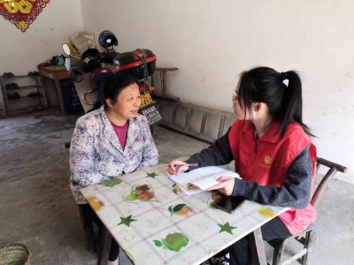 雨露计划“回头看” 筑牢防返贫根基