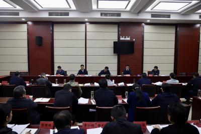顾兴旺主持召开区委常委会会议  深刻认识开展主题教育的重要意义 努力在以学铸魂、以学增智、以学正风、以学促干方面取得实实在在的成效