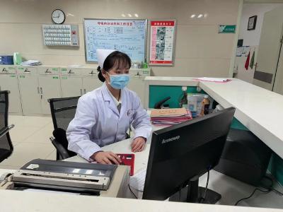 （长江云）我身边的宝藏青年| 郑晨：白衣执甲践初心，向险而行勇担当