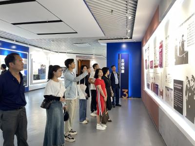 市第六小学开展主题党日活动