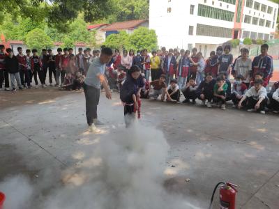 常收中学：普及消防知识，增强防火观念