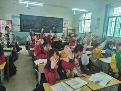 向阳湖镇联合爱心商户大力宣传防溺水