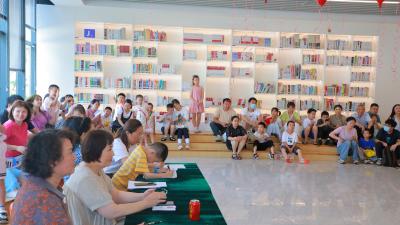咸安区图书馆开展“童声童语.诵经典”活动