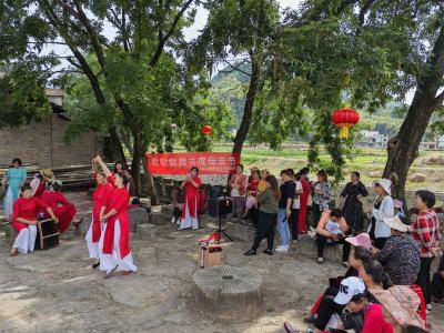 大幕乡：起舞程镇桥 快乐母亲节