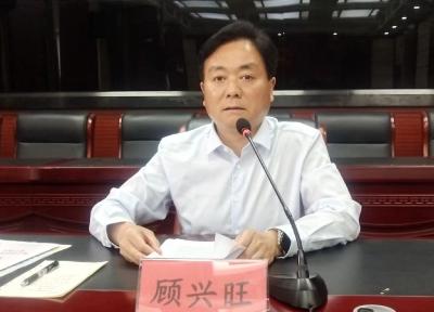 绷紧绷实“安全弦”  织密织牢“防护网”  扛稳扛牢“千钧担” 奋力夺取防汛抗旱工作新胜利  咸安区组织收听收看全省、全市防汛抗旱工作电视电话会议
