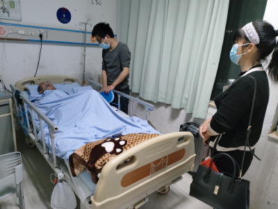 大病无情人间有爱，大爱无边温暖人心