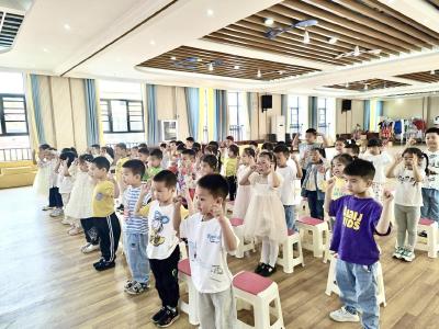 咸安区中心幼儿园：守护“睛”彩世界，点亮光明未来