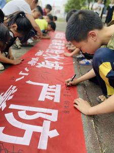大幕乡港背小学：着力防溺水，齐心保平安