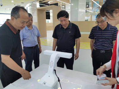 市教育局到咸安区科技馆开展调研