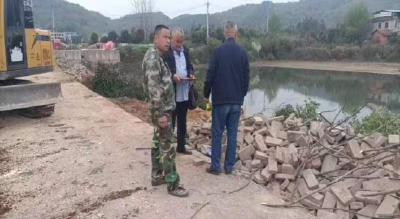 马桥镇吕铺村：汇聚“共同缔造”合力 建设畅通乡村公路