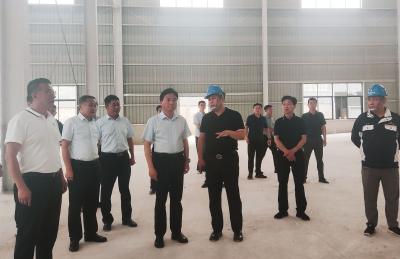 顾兴旺在调研开发区重点项目时强调 全力以赴推进项目建设 千方百计助力企业发展