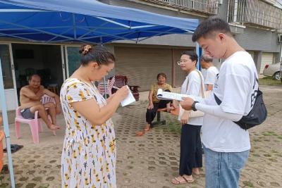 常收小学：让爱在家访路上延伸