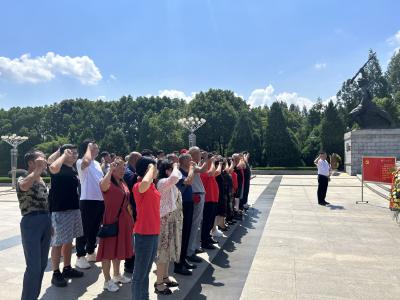 浮山街道龙潭村：参观红色基地 牢记初心使命