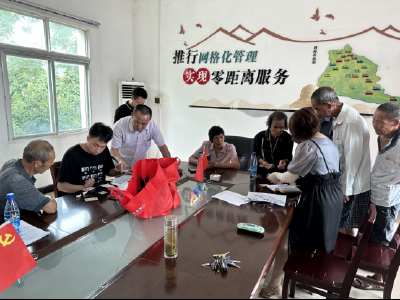 双溪桥镇：现场换发社保卡，暖心服务送到家