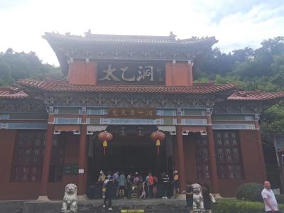 别有“洞”天，咸安这个地方，超凉快~