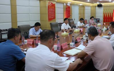 区领导到咸宁市第一人民医院召开现场办公会