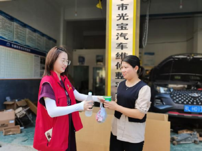 双泉社区：暖“新”一夏，爱心驿站送清凉