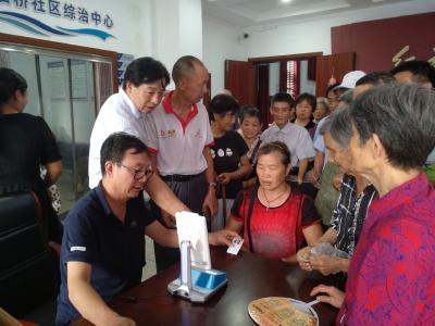 实事办到家门口！区医保局积极为居民激活电子医保卡