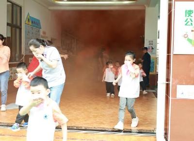 咸安区中心幼儿园：消防支队进校园，筑牢安全“防火墙”