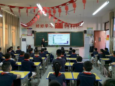咸宁实验外国语玉泉校区：从心出发，安全前行