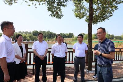 农业农村部生态总站调研组来咸考察农业绿色发展工作