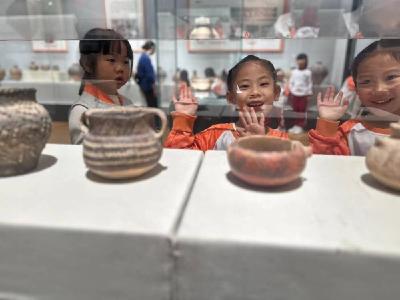 咸安区中心幼儿园：踏寻文化足迹 共赴博物馆之约