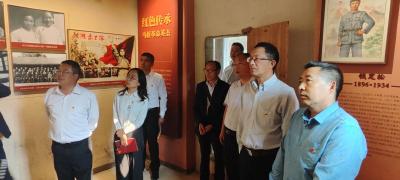 凝心铸魂固根本  知行合一办教育
