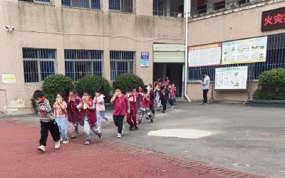 防患于未“燃”，咸宁市第八小学开展消防安全教育系列活动