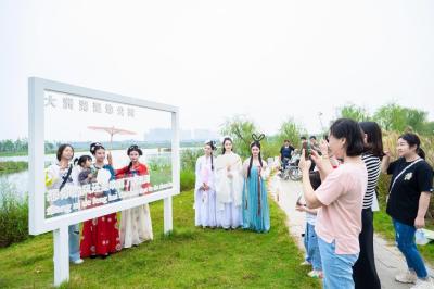 大洲湖边,惬意度假