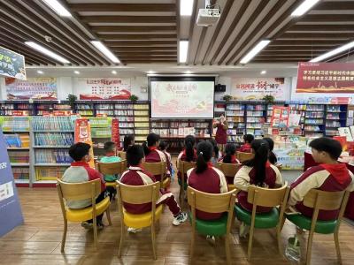 传承红色基因  扣好人生的“第一粒扣子”