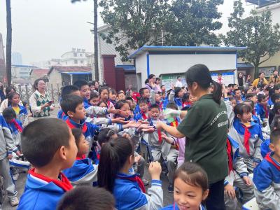 “科创新时代 教育大未来”，咸宁市第十六小学举行科技游园会