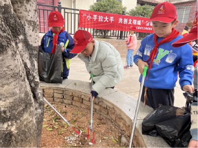 浮山街道沿河社区：小手拉大手，共创文明城