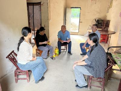 区审计局：入户走访听民情 帮扶慰问暖民心